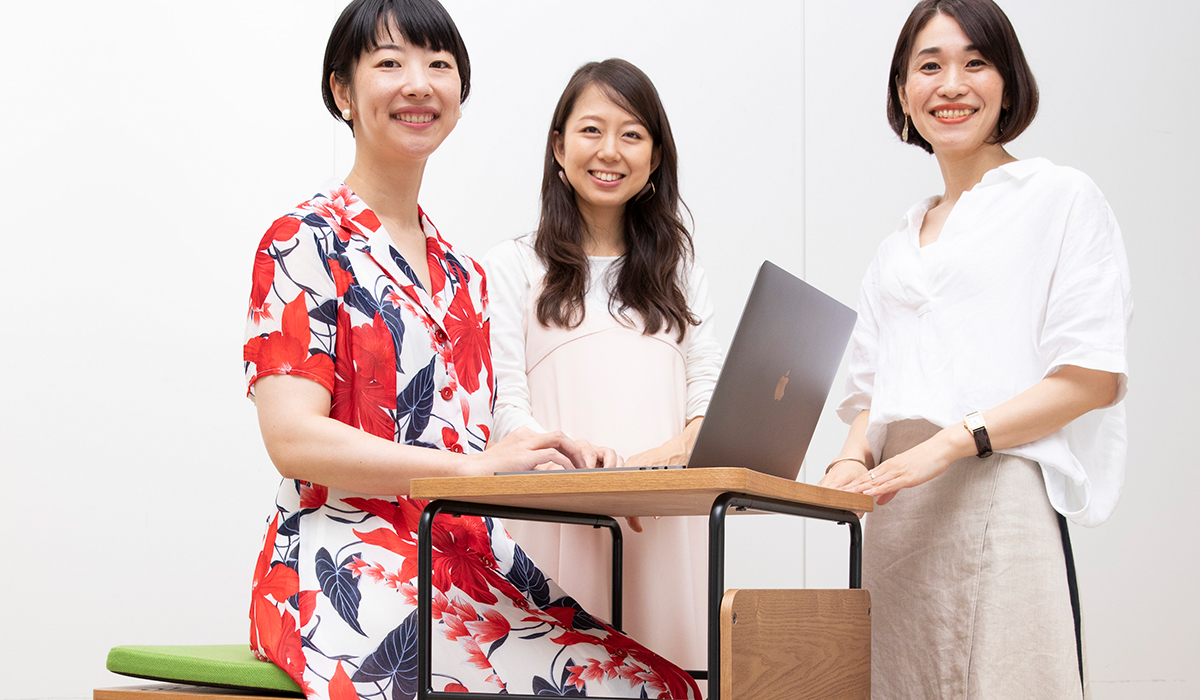 リモートワーク女子のみなさん